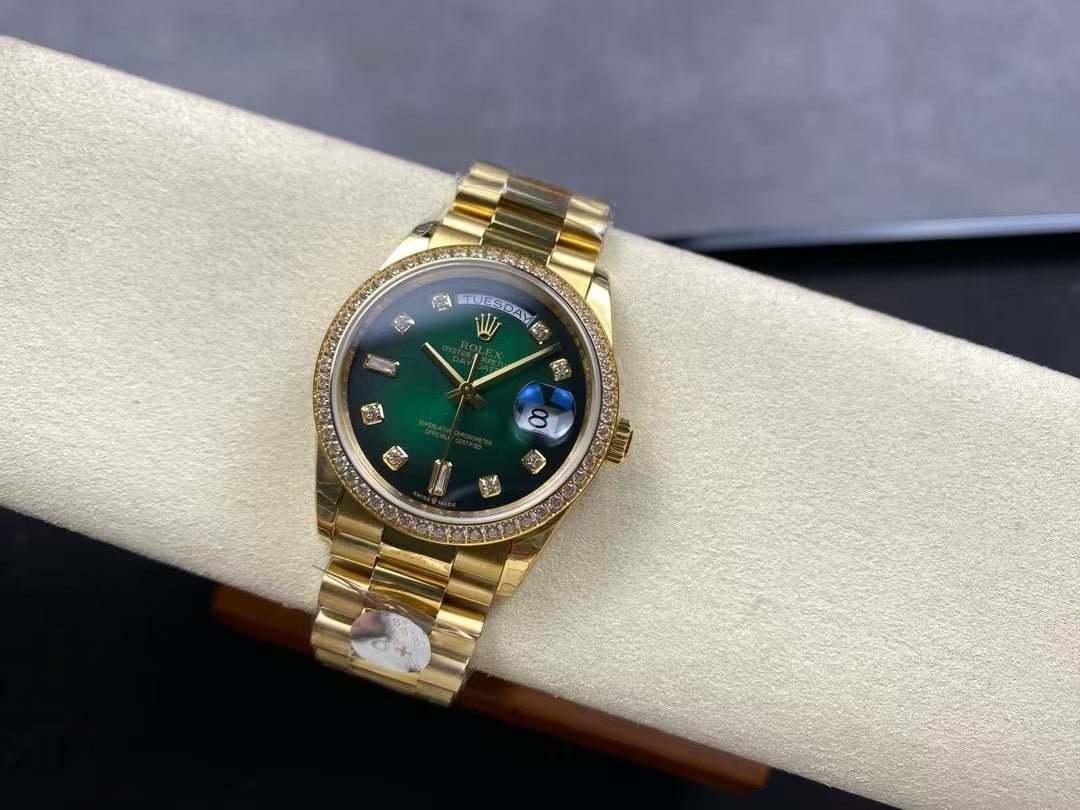 Rolex Day-Date 40 Green Diamond Dial Super Clone - Image 5
