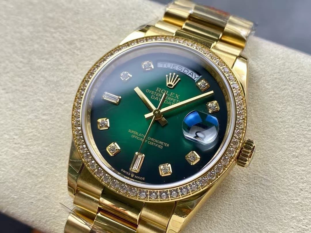Rolex Day-Date 40 Green Diamond Dial Super Clone - Image 4