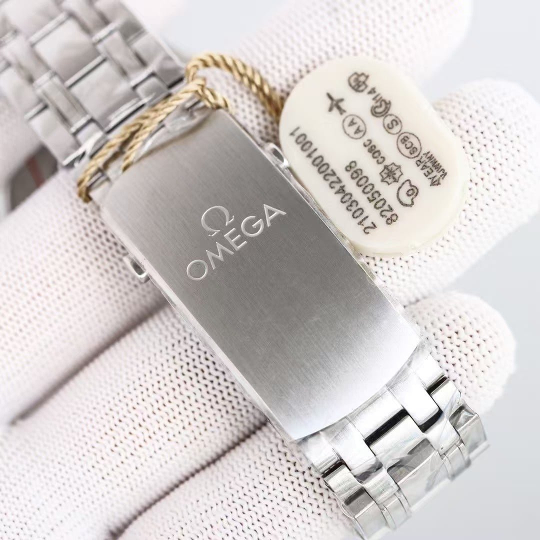 Replica Omega Seamaster Diver 300M Blue Wave Dial — VS Factory - Image 10