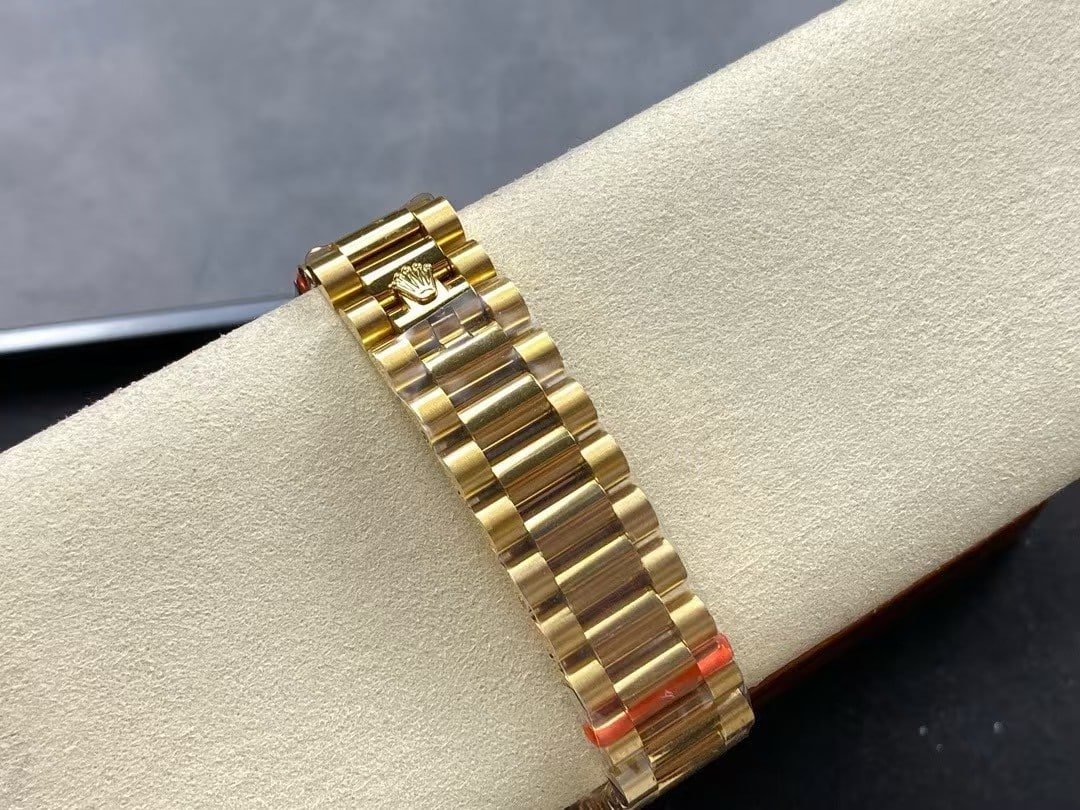 Rolex Day-Date 40 Green Diamond Dial Super Clone - Image 9