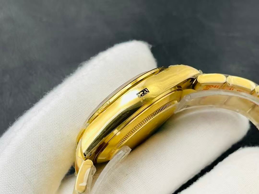 Yellow Gold Champagne Dial Replica Daytona - Image 7