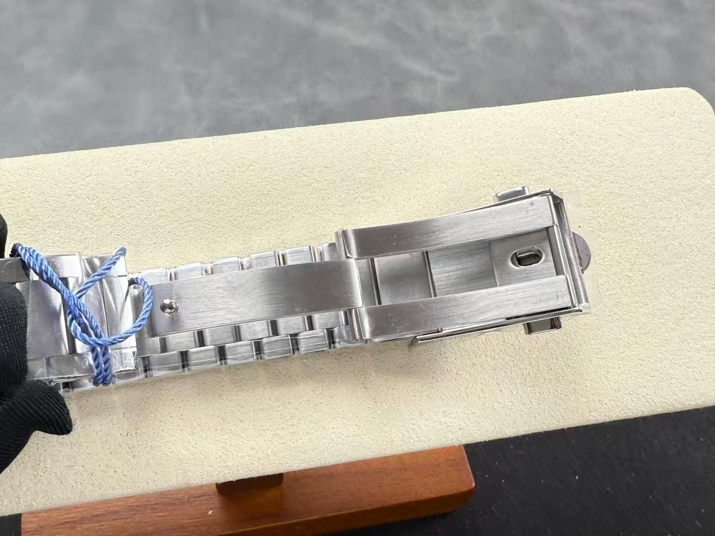 Replica Omega Speedmaster “Apollo 11 50th Anniversary” — N1 Factory - Image 10