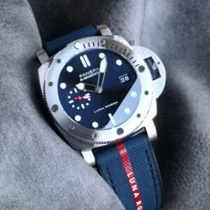 Panerai Submersible Luna Rossa PAM01039 Replica