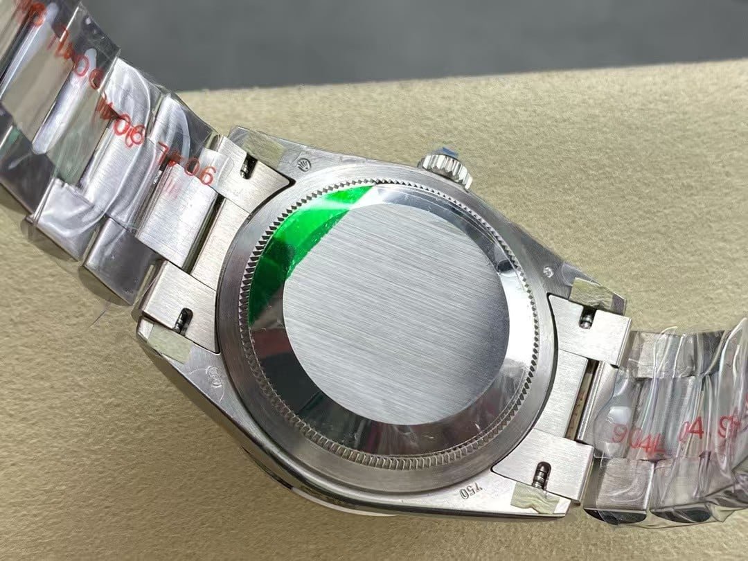 40 Pink Diamond Roman Dial Replica Rolex - Image 9