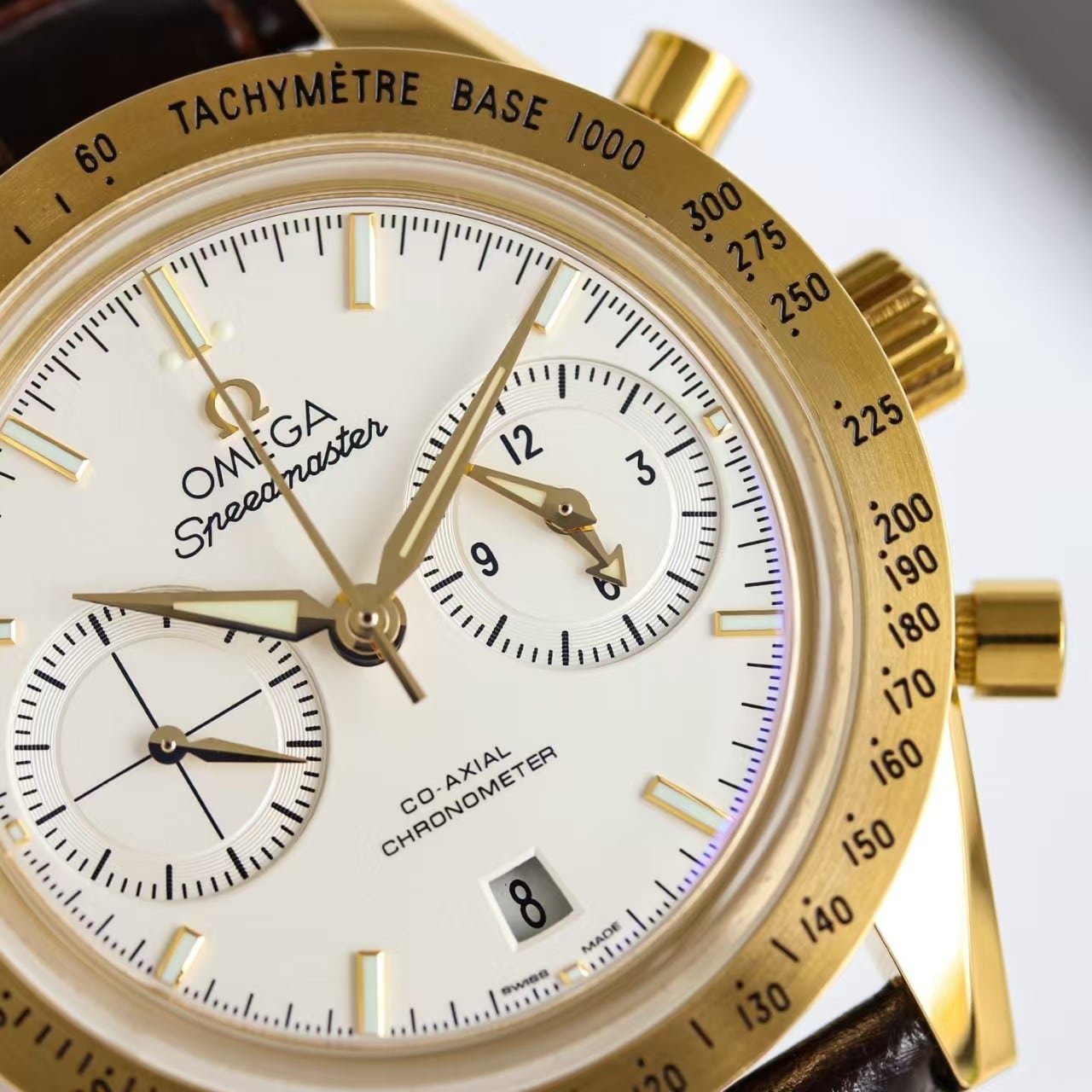 Replica Omega Speedmaster Co-Axial Chronometer Yellow Gold - Image 8