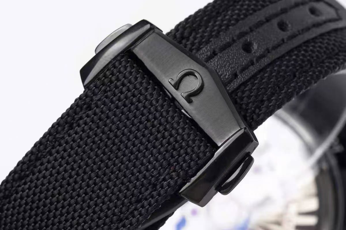 Replica Omega Speedmaster “Dark Side of the Moon” Black Ceramic - Image 9