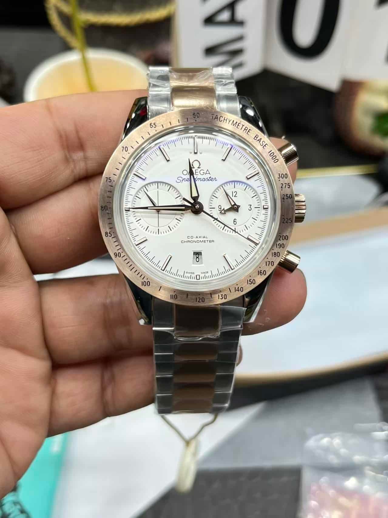 Replica Omega Speedmaster Chronometer Rose Gold Bezel - Image 2