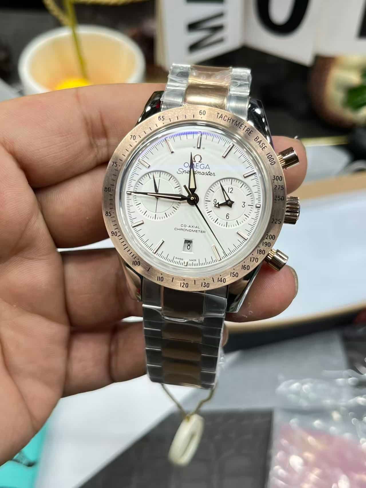 Replica Omega Speedmaster Chronometer Rose Gold Bezel - Image 3